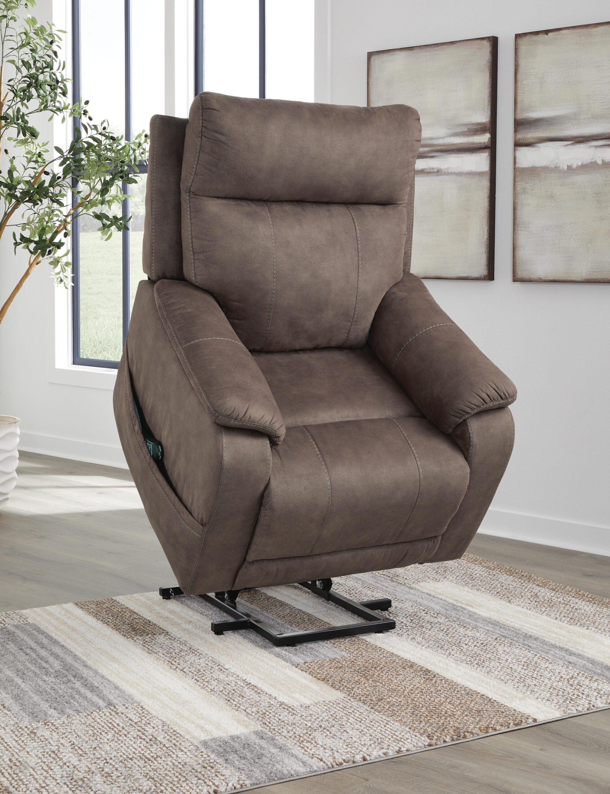 Crestmeade Power Lift Recliner - Image 10