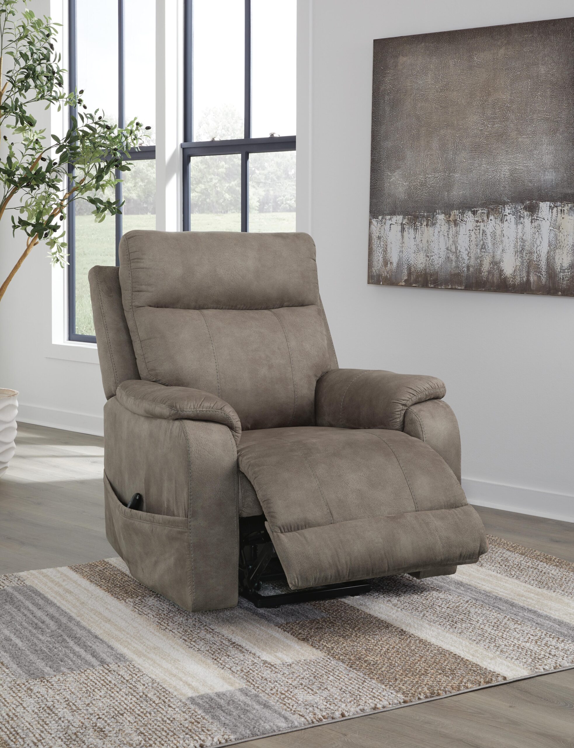 Crestmeade Power Lift Recliner - Image 9