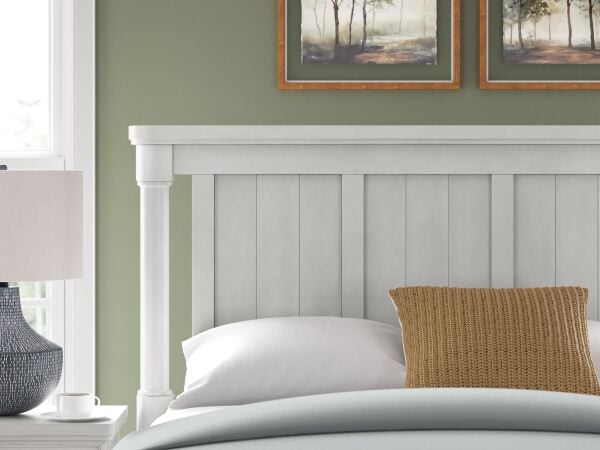 Rowlenstown Queen Poster Bed - Image 9